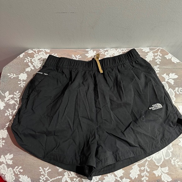 The North Face Pants - The North Face Black Athletic Shorts Women's Size Small Mesh Pocket Drawstring